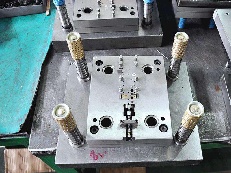 南城模具制造-01