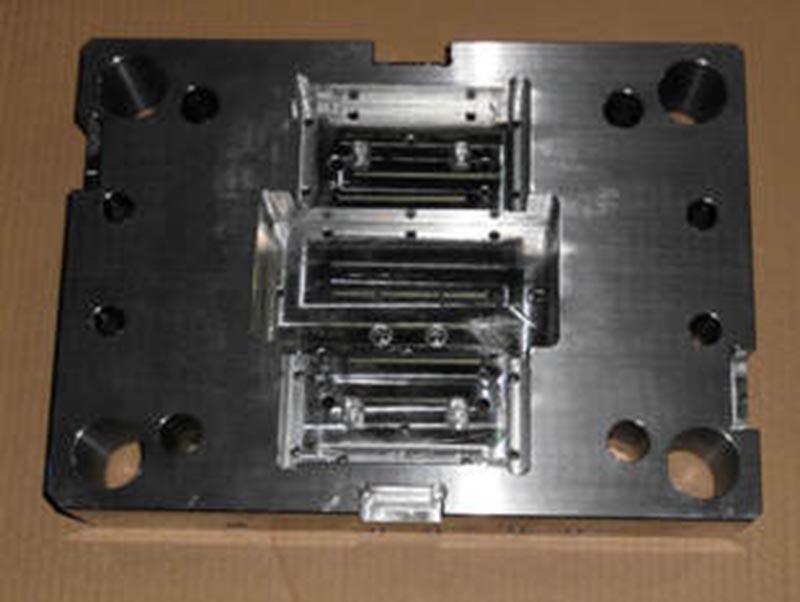 南城精密塑料模-06